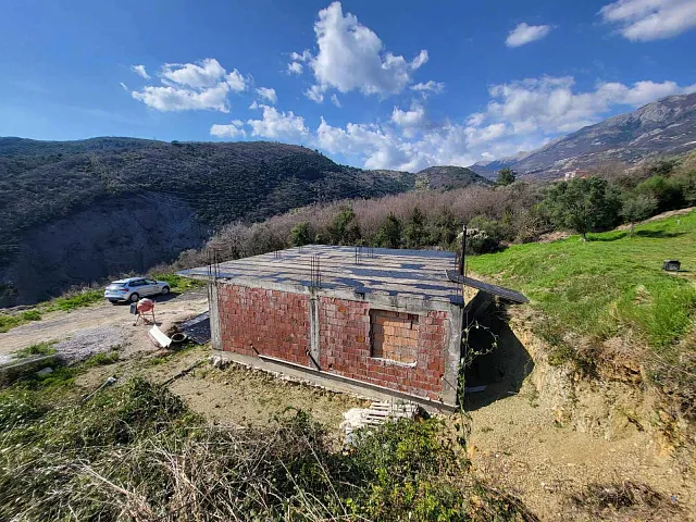 House of 80 square meters with a plot of 905m2 and beautiful panoramic views of the surrounding hills and the sea — photo 4